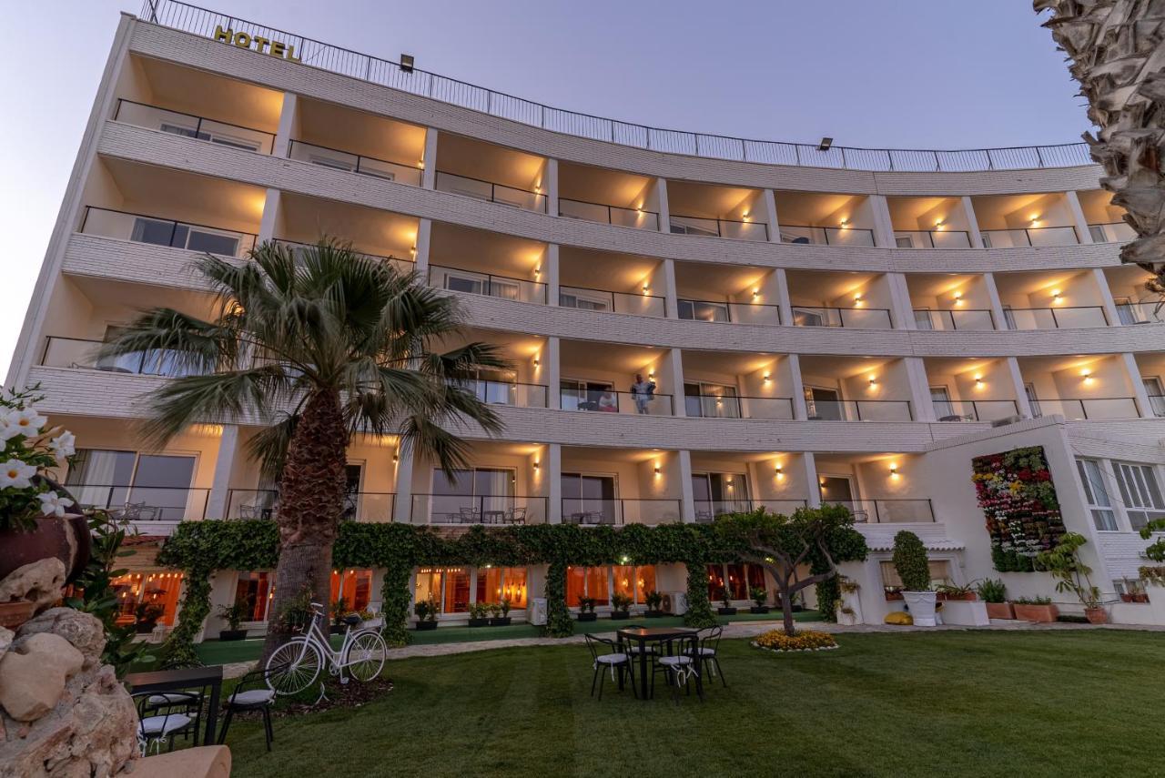 Ramada Resort By Wyndham Puerto De Mazarron Exterior photo