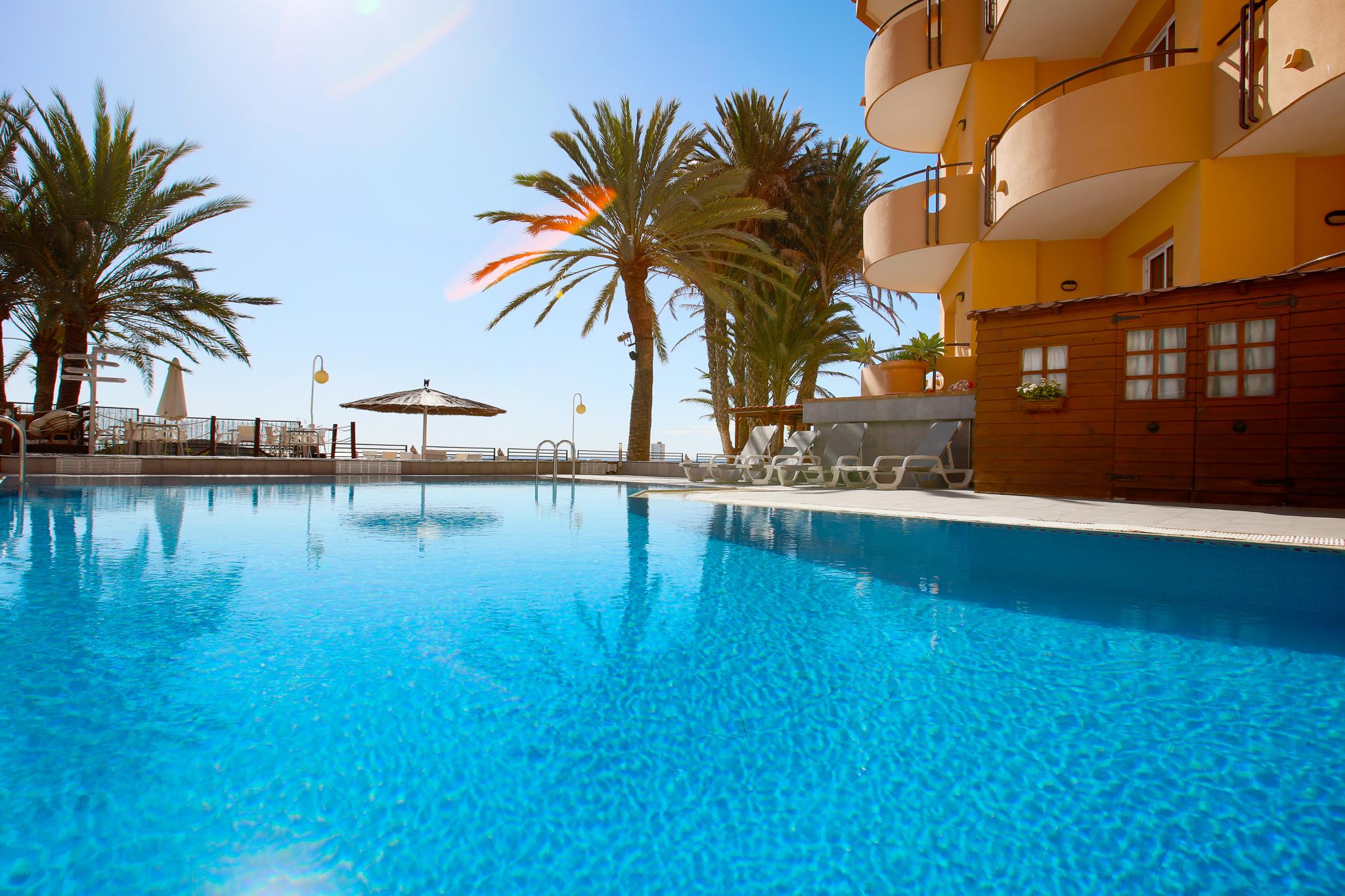 Ramada Resort By Wyndham Puerto De Mazarron Exterior photo